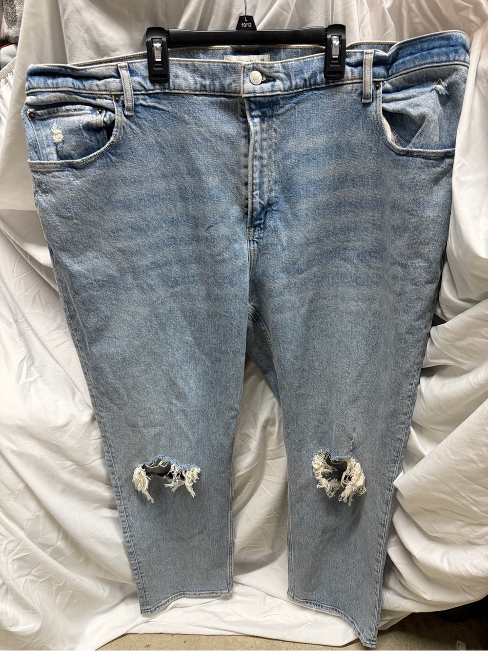 Abercrombie & Fitch Distressed The 90s Striaght Ultra High Rise Jeans 22